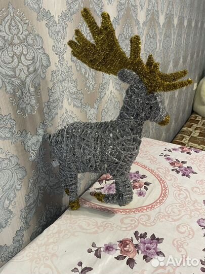 Новогодний олень светящийся