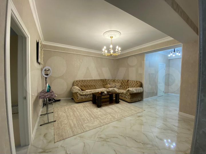 3-к. квартира, 87 м², 8/10 эт.