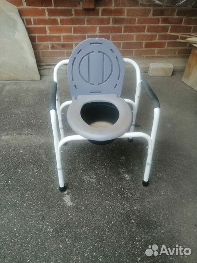 Санитарный стул