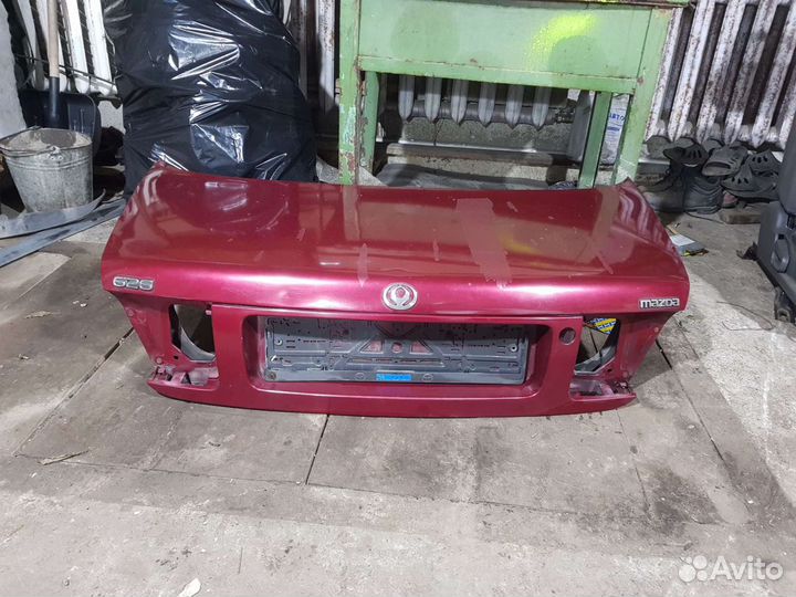 Крышка богажника mazda 626