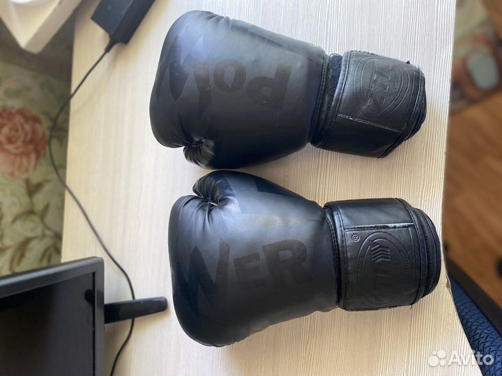 Боксерские перчатки 12 oz