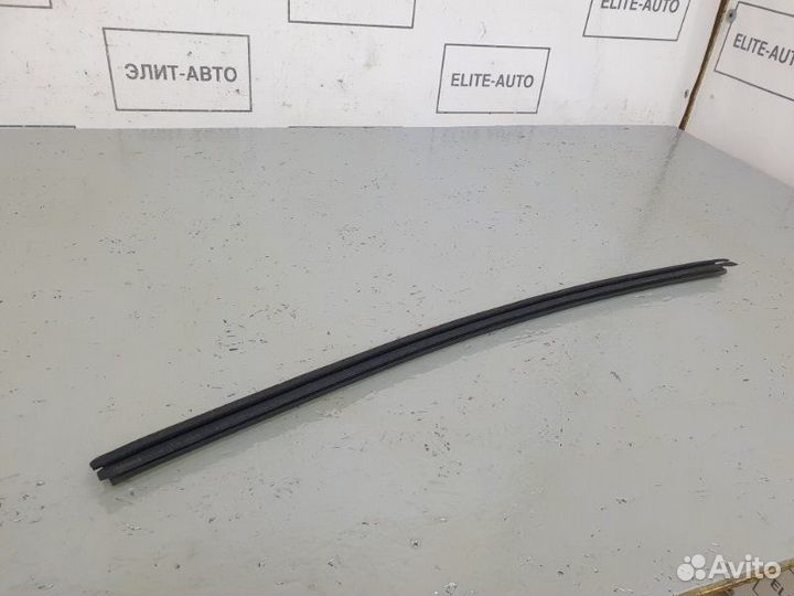 Бархотка уплотнитель стекла задняя правая Audi Q7