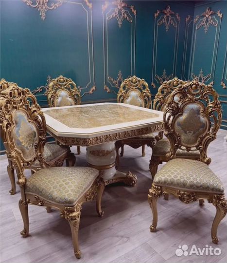 Кухонный стол и стулья в комплекте