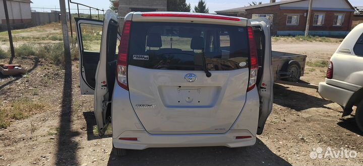 Toyota Roomy 1.0 CVT, 2022, 28 000 км