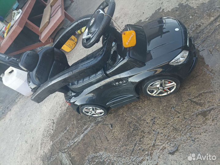 Детская машинка каталка с ручкой