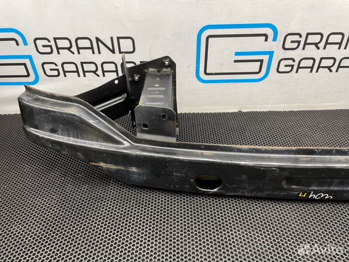 Усилитель бампера передний Mercedes-Benz V-Class