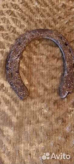 Подкова кованная от лошади