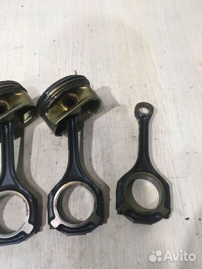 Шатун мерседес W221 3.5 272 2730300820