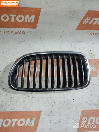 Решетка радиатора левая BMW 5 F10 (2009 - 2017)