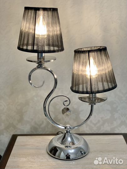 Лампа настольная