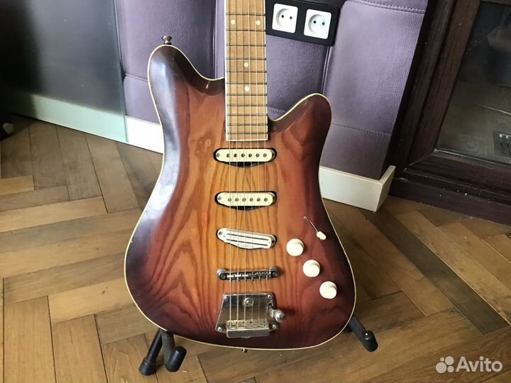 Электрогитара