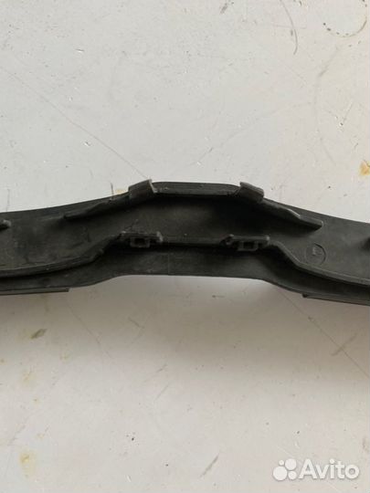 Уплотнительная резинка капота Bmw 5 E60 M57D30