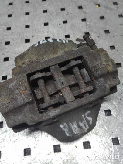 Суппорт передний правый Saab 900