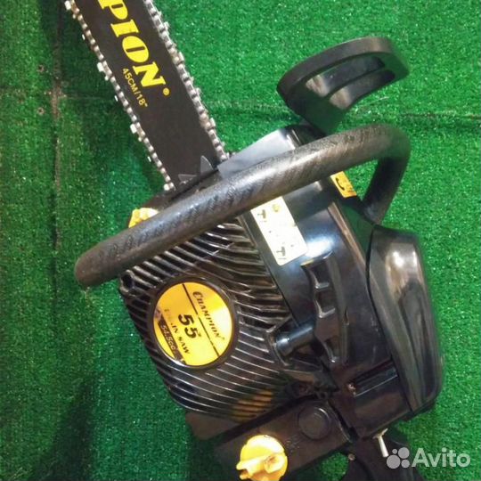 Чемпион бензопила в хорошем состоянии все работает