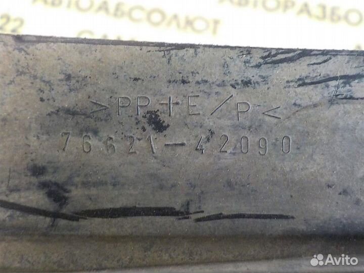 Брызговик передний правый Toyota RAV4 (XA30) 2005