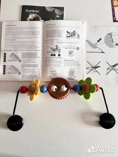 BabyBjorn Кресло-шезлонг с игрушкой