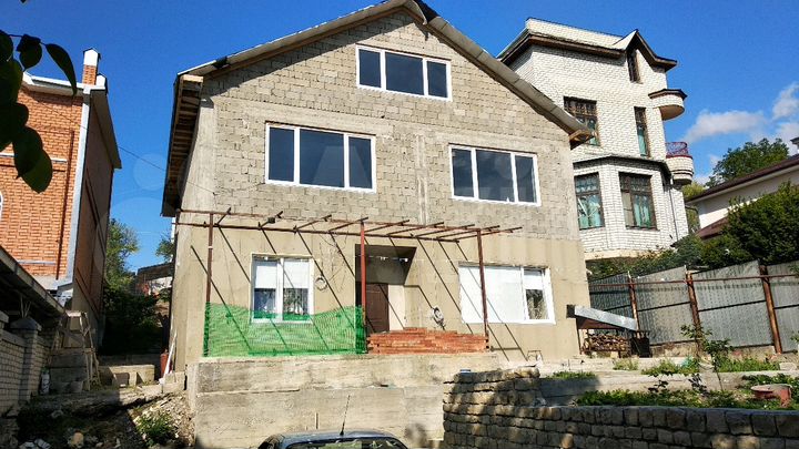 Дом 350 м² на участке 5 сот.