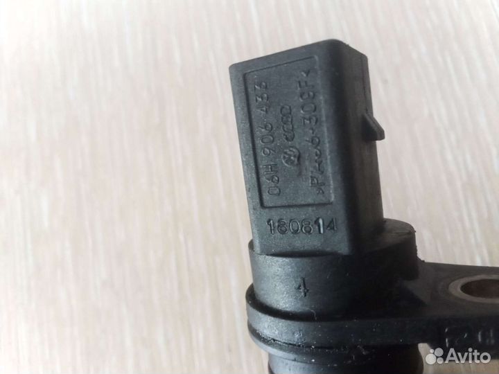 Датчик оборотов двигателя 1.8 /2.0 TSI 06H906433