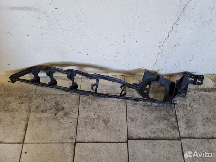 Кронштейн крыла передний левый Bmw X5 E70 С 2007