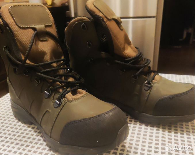 Кроссовки высокие Фарадей 42 размер зимние