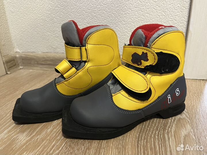 Ботинки лыжные 32 размер