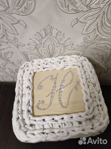 Шкатулка из трикотажной пряжи с кристаллами