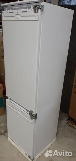 Холодильник встраиваемый HansaBK315.3