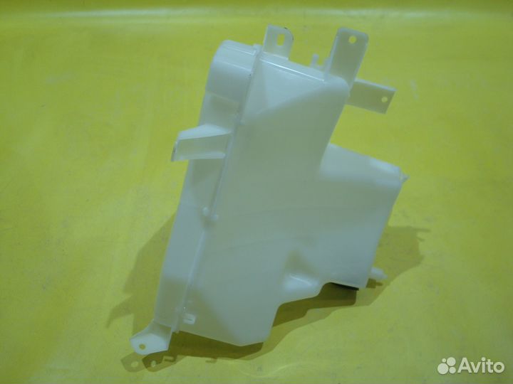 Бачок омывателя Тойота Ленд Крузер Прадо 120