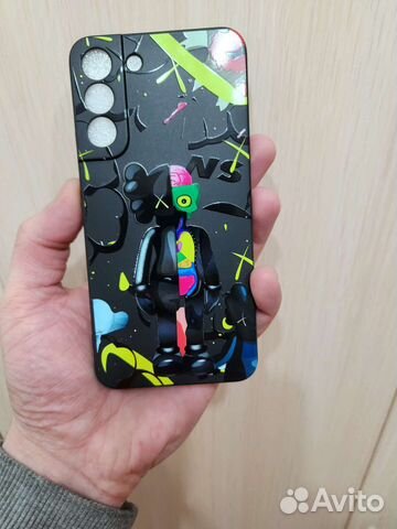 Чехол на samsung s22 plus kaws