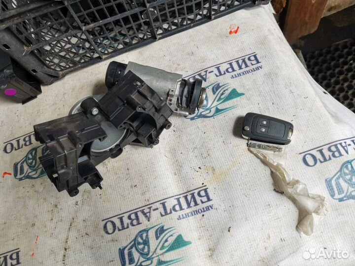 Замок зажигания с ключом Chevrolet Cruze