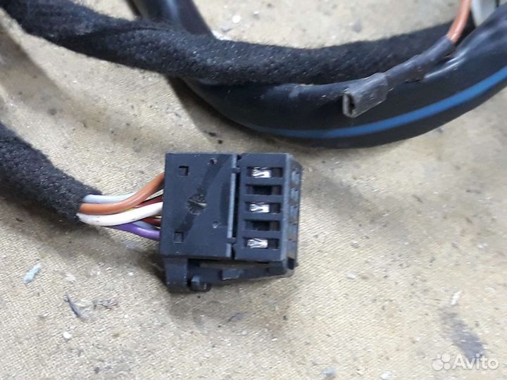 2015-20 Поло Проводка зеркала Левого Polo