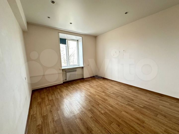 2-к. квартира, 56 м², 4/4 эт.