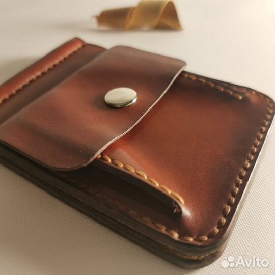 Зажим для купюр с монетницей