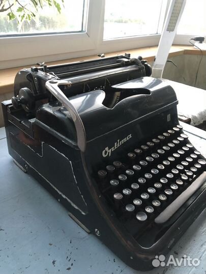 Печатная пишущая машинка