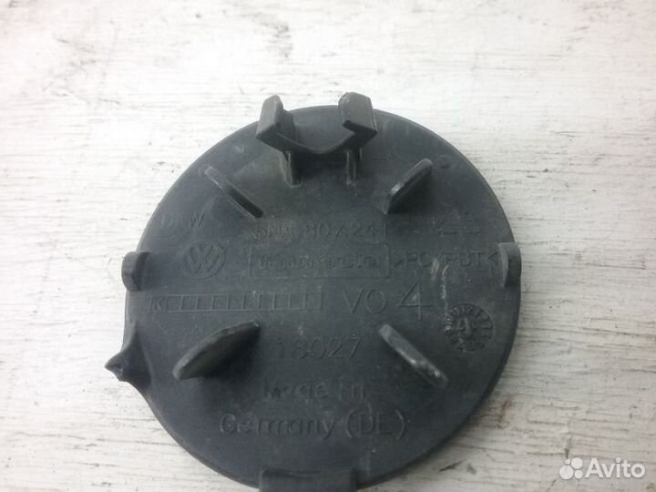 Заглушка буксировочного крюка переднего бампера Volkswagen Tiguan 2