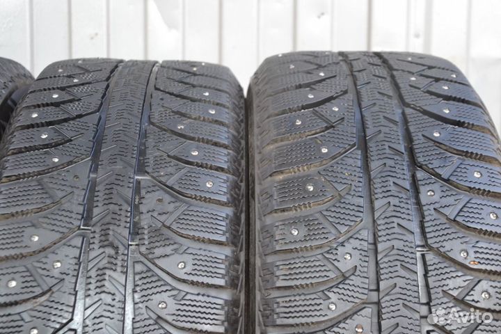 Bridgestone Ice Cruiser 7000 225/55 R16 95T