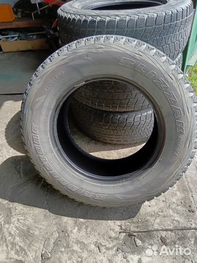 Bridgestone Blizzak DM-V1 265/65 R17