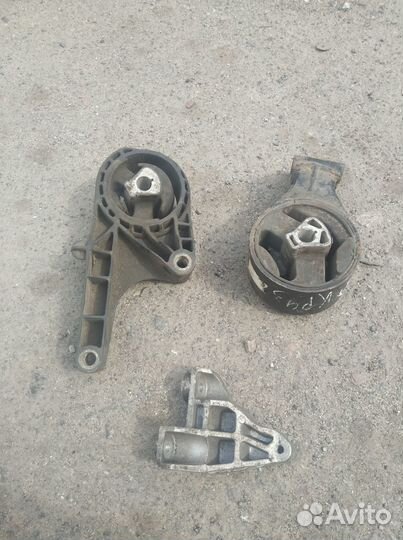 Подушка двигателя Шевроле Круз