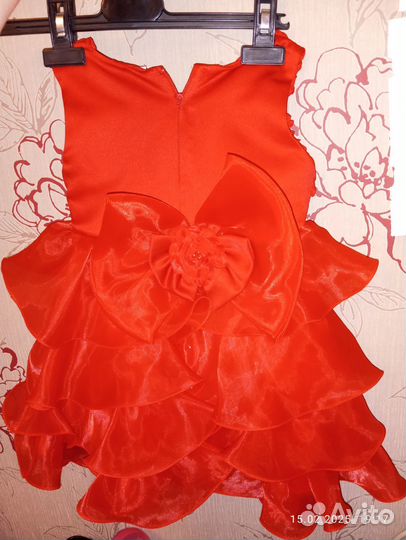 Платье на девочку праздничное размер указан 90