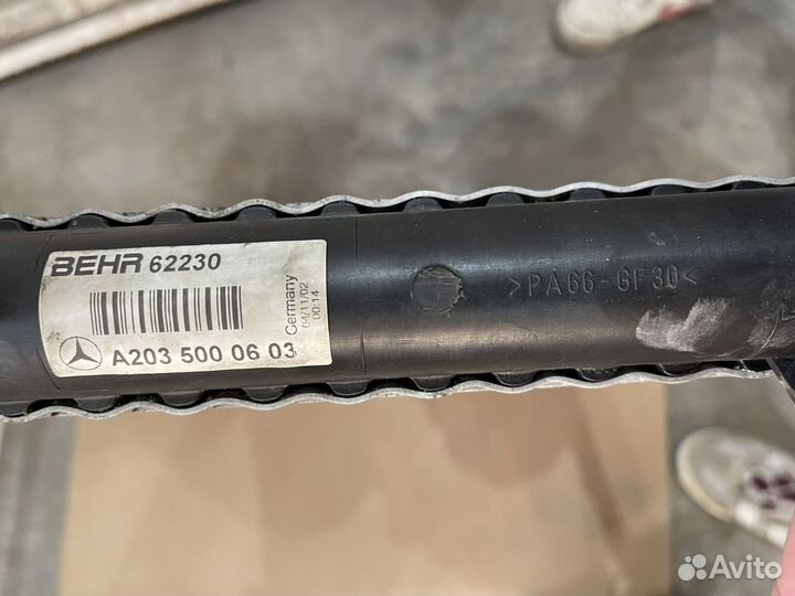 Радиатор охлаждения на mercedes 203