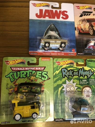 Hot wheels premium retro intertaiment