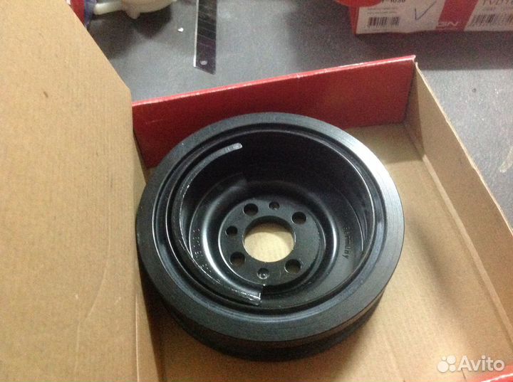 Шкив коленчатого вала на skoda 1.4
