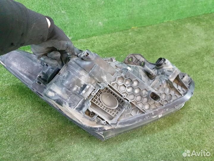 Фара левая Hyundai Santa Fe