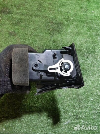 Воздуховод боковой правый Geely Emgrand EC7