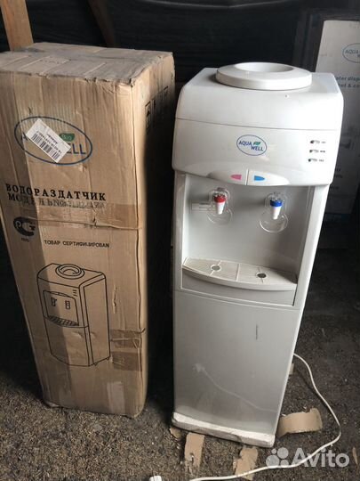 Куллер для воды напольный