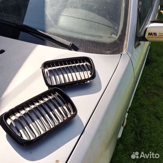 Ноздри решётки радиатора BMW e36