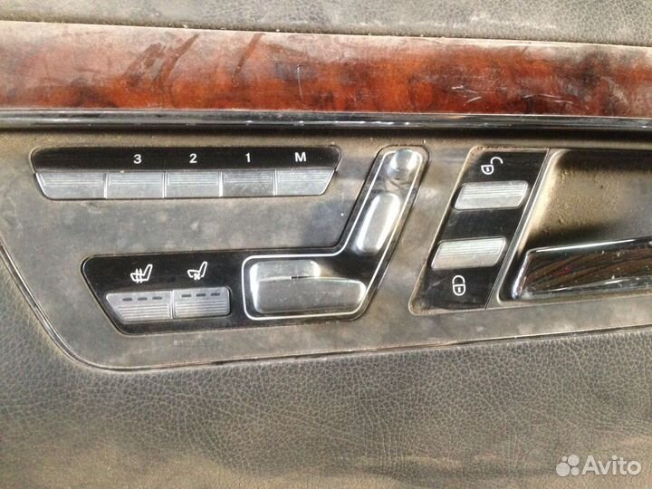 Блок управления передней правой дверью мерс W221