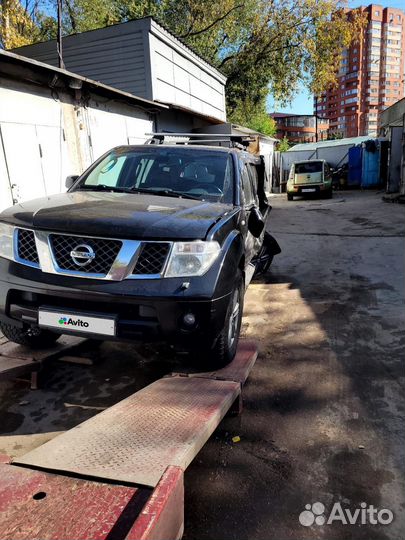 Nissan Pathfinder 2.5 AT, 2005, битый, 225 000 км