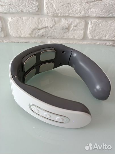 Импульсный массажер для шеи