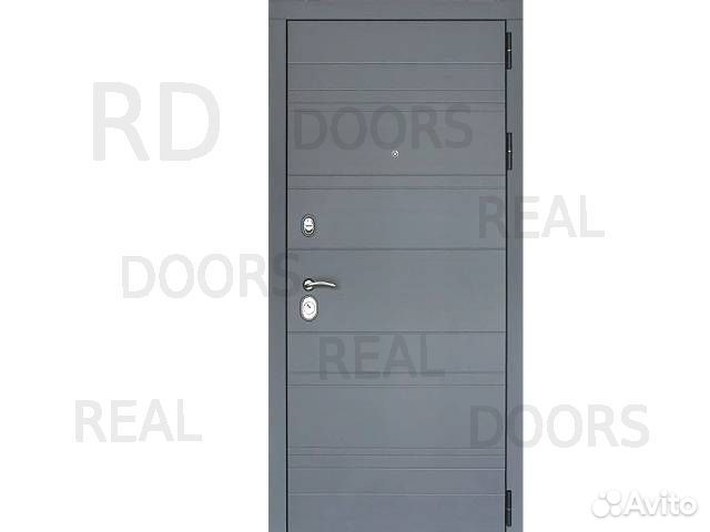 Металлическая входная дверь с большим зеркалом